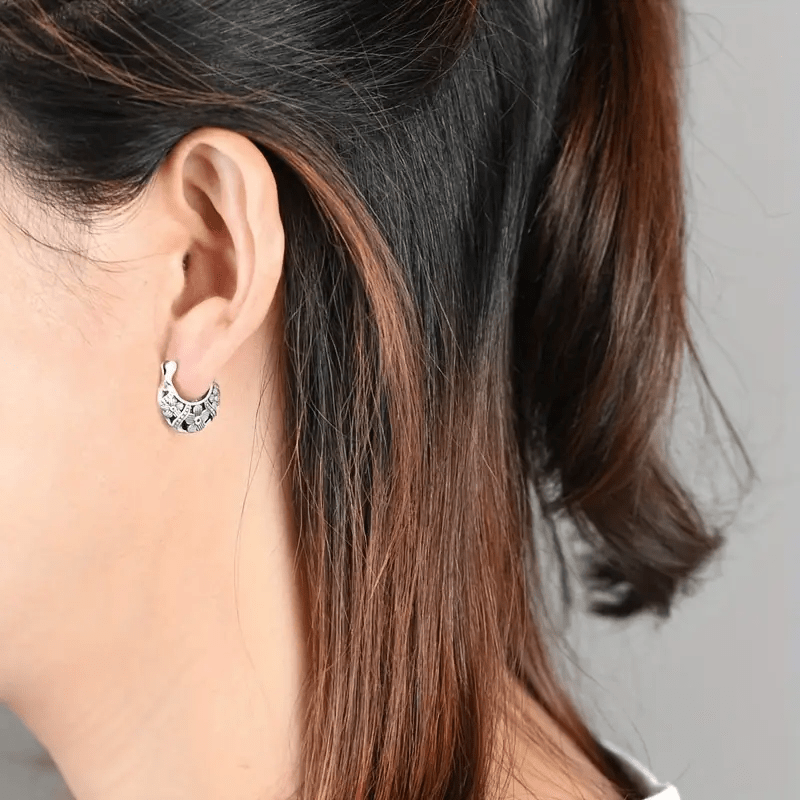 Vintage Exquisite Silvery Flower Pattern Hoop Earrings