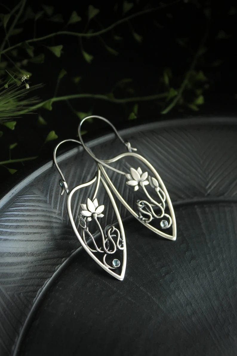 Fashion flower hollow earrings