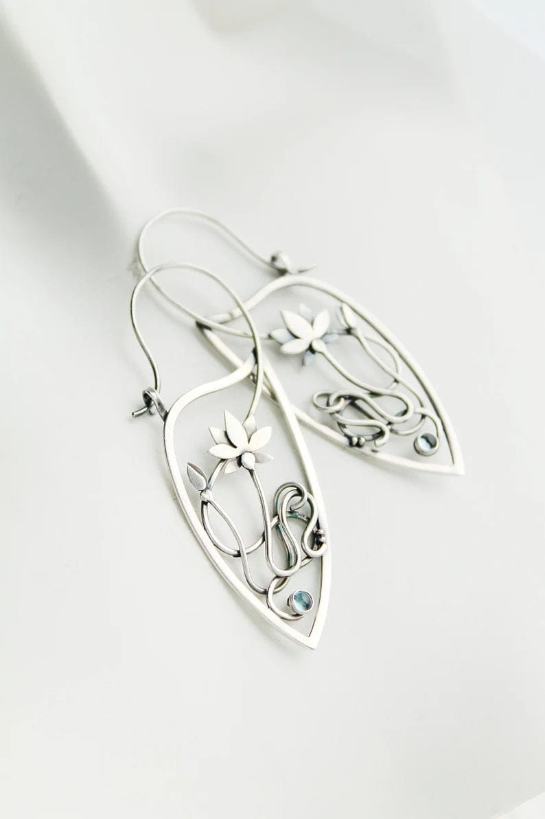 Fashion flower hollow earrings