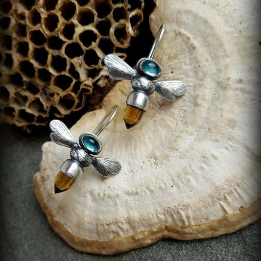 Vintage Cute Petite Bee Earrings