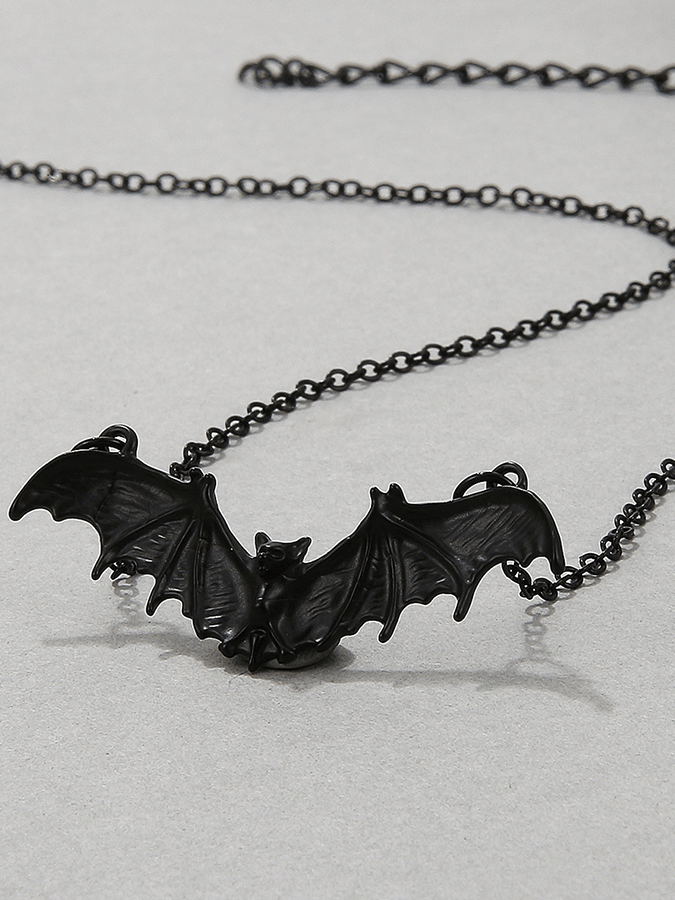 Vintage Gothic Black Bat Pendant Clavicle Chain