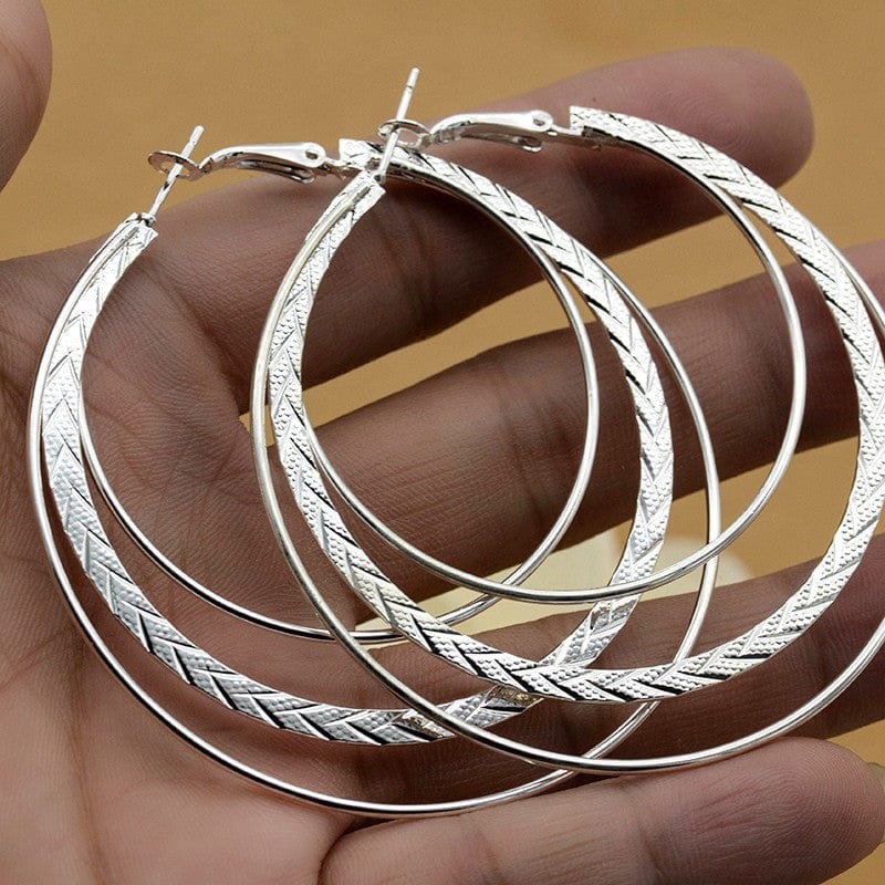 Twist hoop earrings