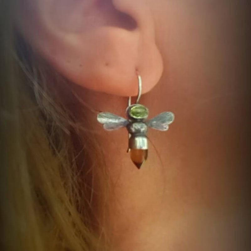 Vintage Cute Petite Bee Earrings