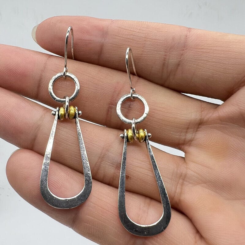 Two-tone minimalist niche design earrings