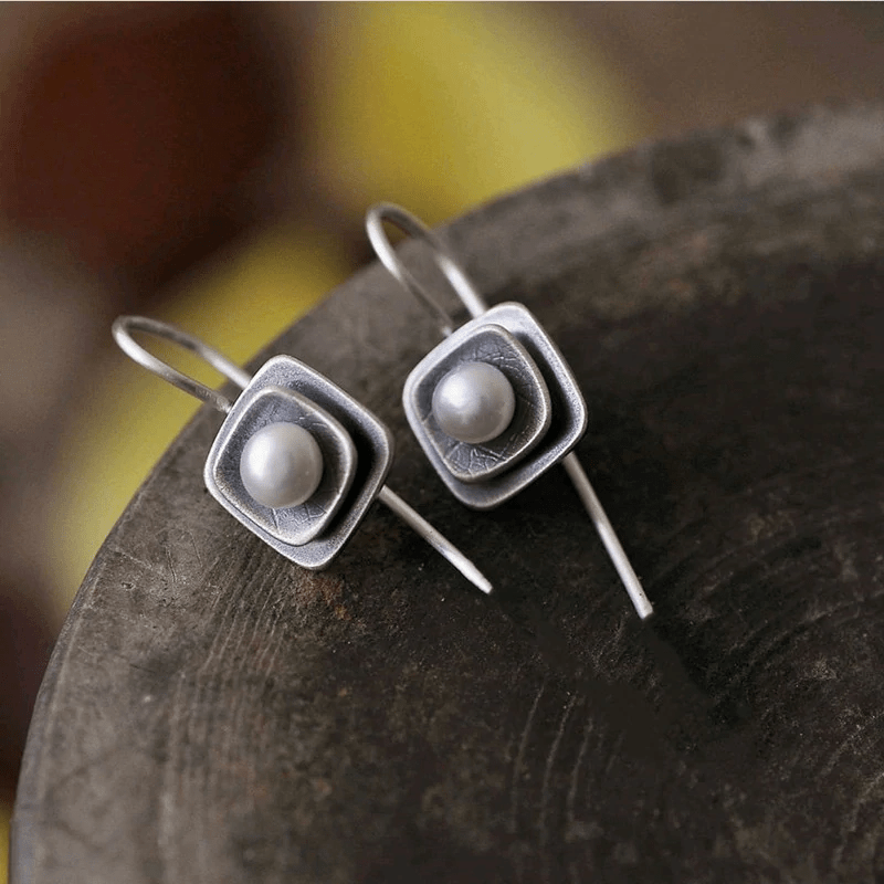 Exquisite Round White Pearl Handmade  Earrings For Women