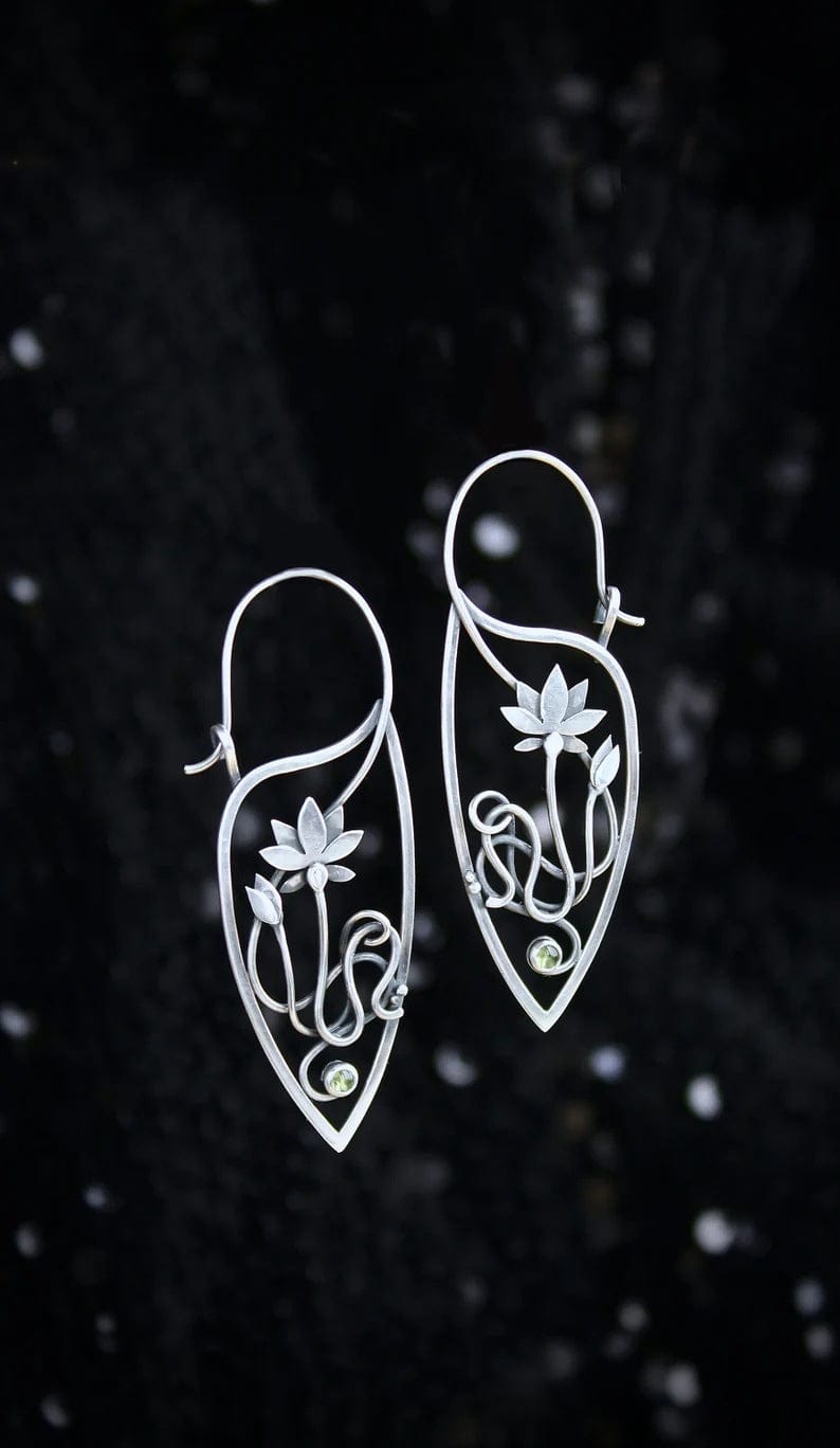 Fashion flower hollow earrings