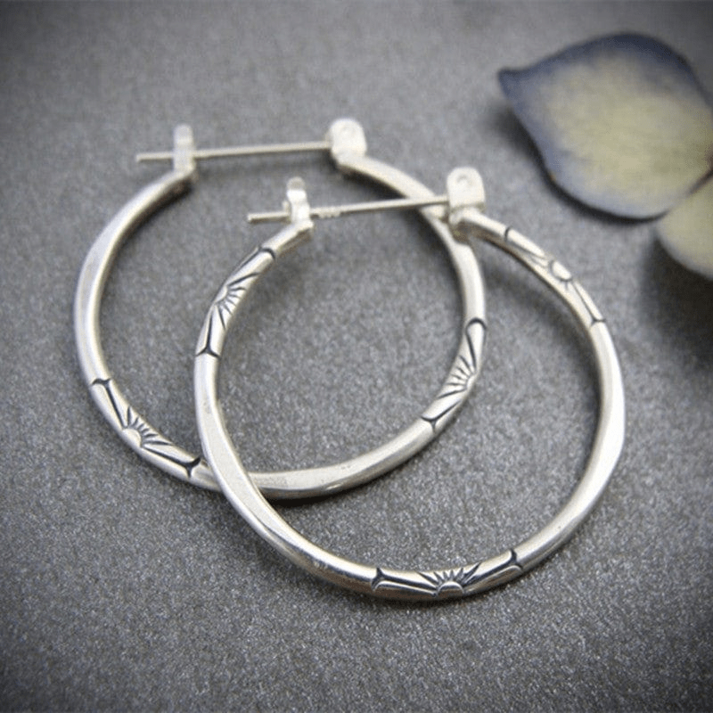 Vintage Silvery Carved Pattern Hoop Earrings