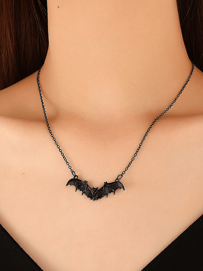 Vintage Gothic Black Bat Pendant Clavicle Chain