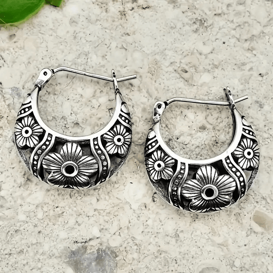 Vintage Exquisite Silvery Flower Pattern Hoop Earrings